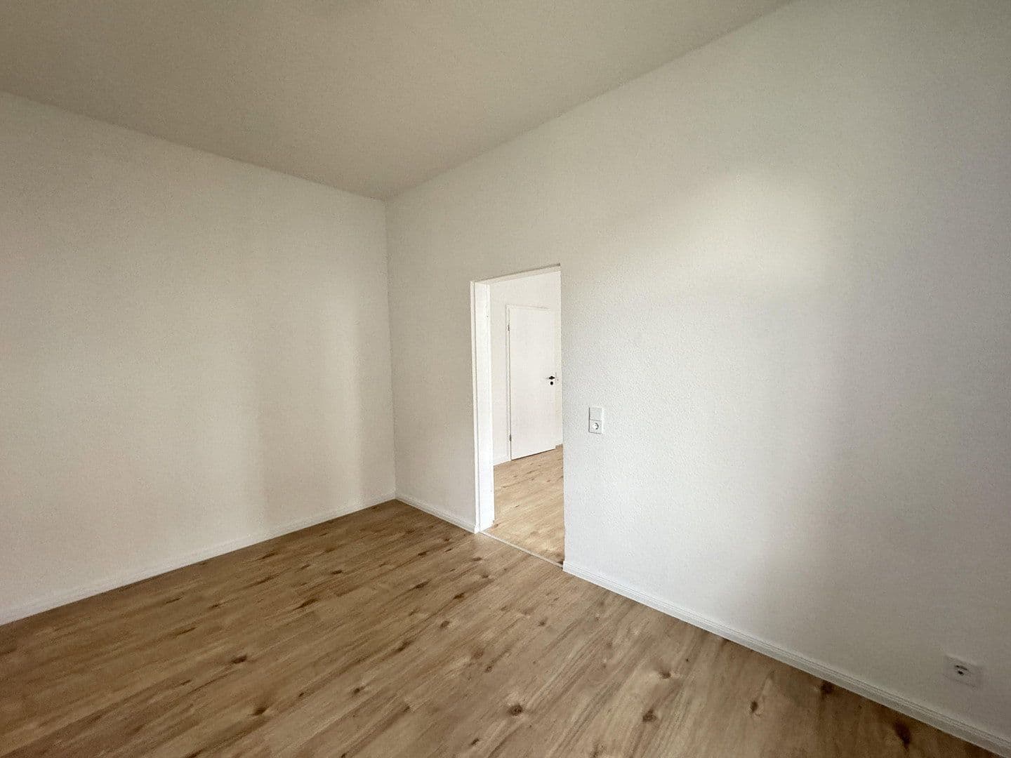 Pronájem bytu 3+1 74 m², Albert-Vollsack-Straße 2, Leipzig, Sasko Pronájem bytu 3+1 74 m², Albert-Vollsack-Straße 2, Leipzig, Sasko
