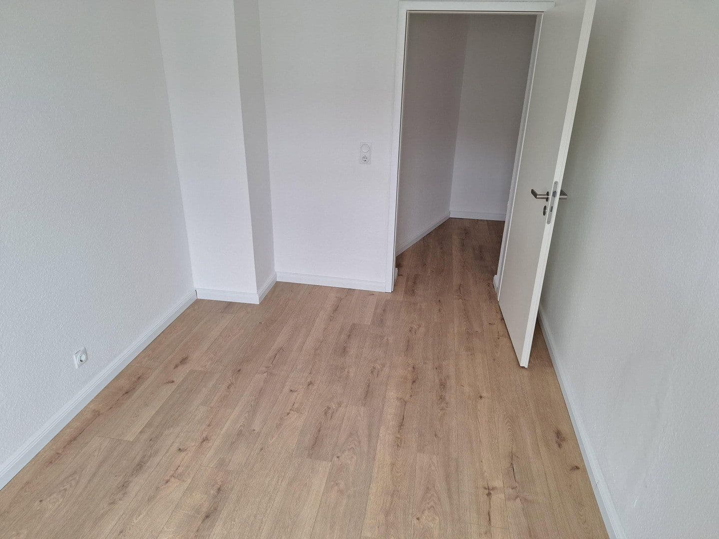 Pronájem bytu 3+1 74 m², Albert-Vollsack-Straße 2, Leipzig, Sasko Pronájem bytu 3+1 74 m², Albert-Vollsack-Straße 2, Leipzig, Sasko