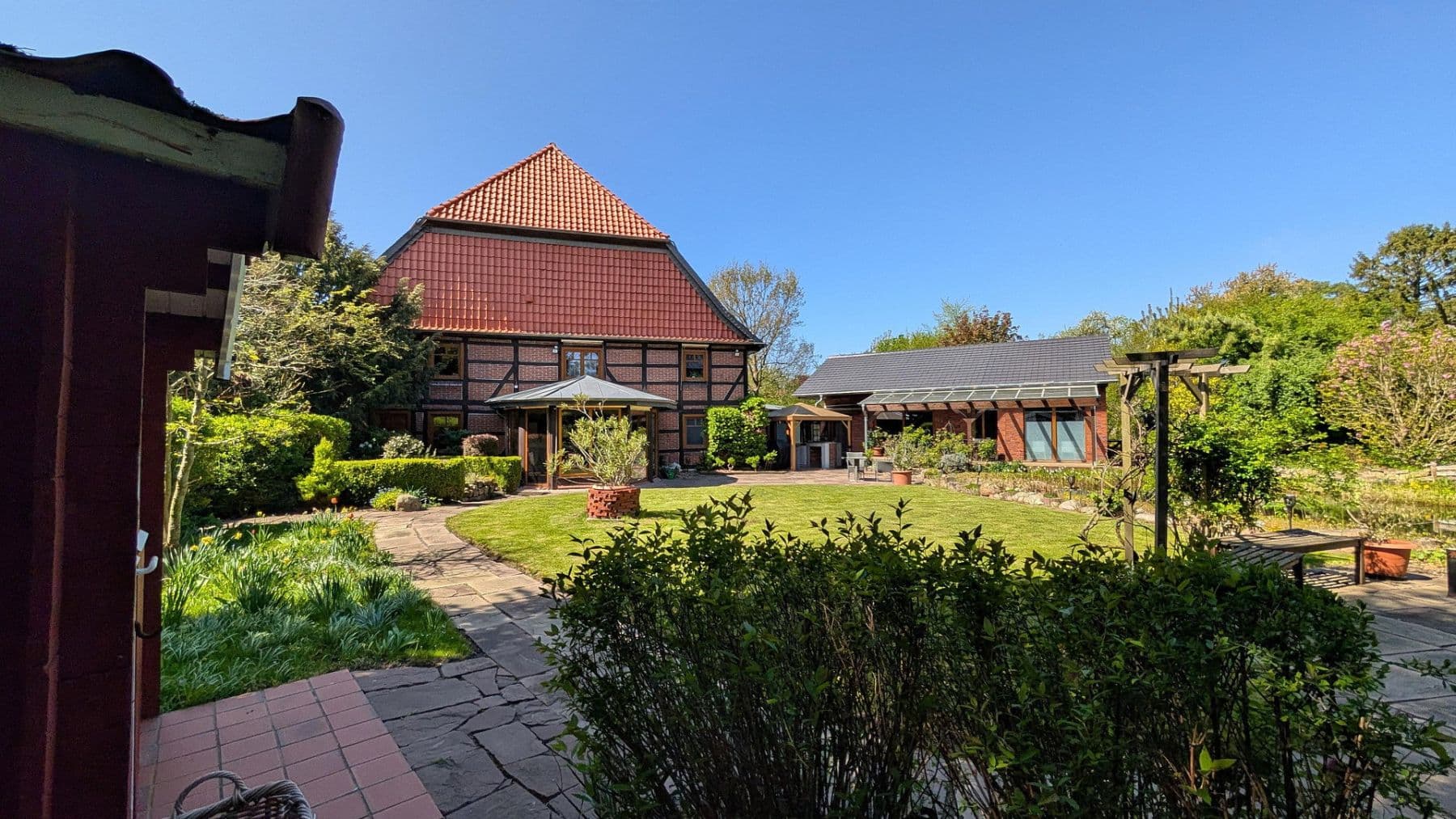Prodej domu 694 m², pozemek 3.663 m², Hohenhameln, Dolní Sasko Prodej domu 694 m², pozemek 3.663 m², Hohenhameln, Dolní Sasko