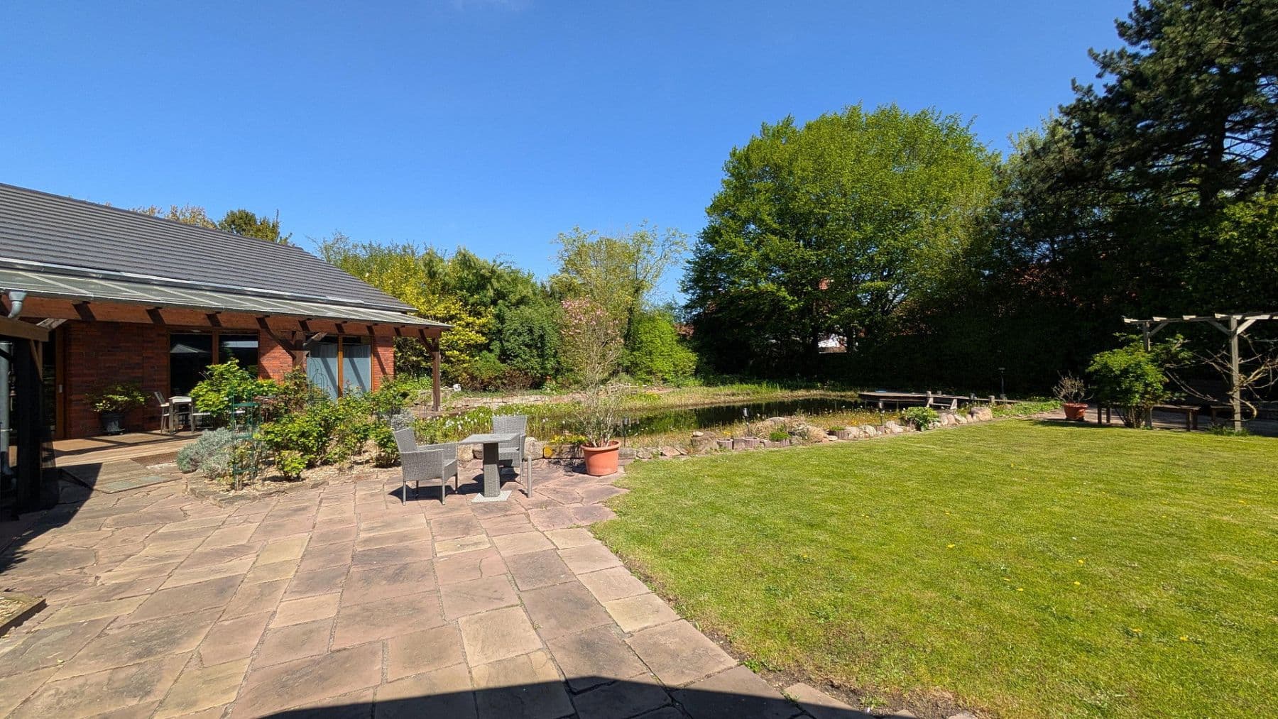 Prodej domu 694 m², pozemek 3.663 m², Hohenhameln, Dolní Sasko Prodej domu 694 m², pozemek 3.663 m², Hohenhameln, Dolní Sasko