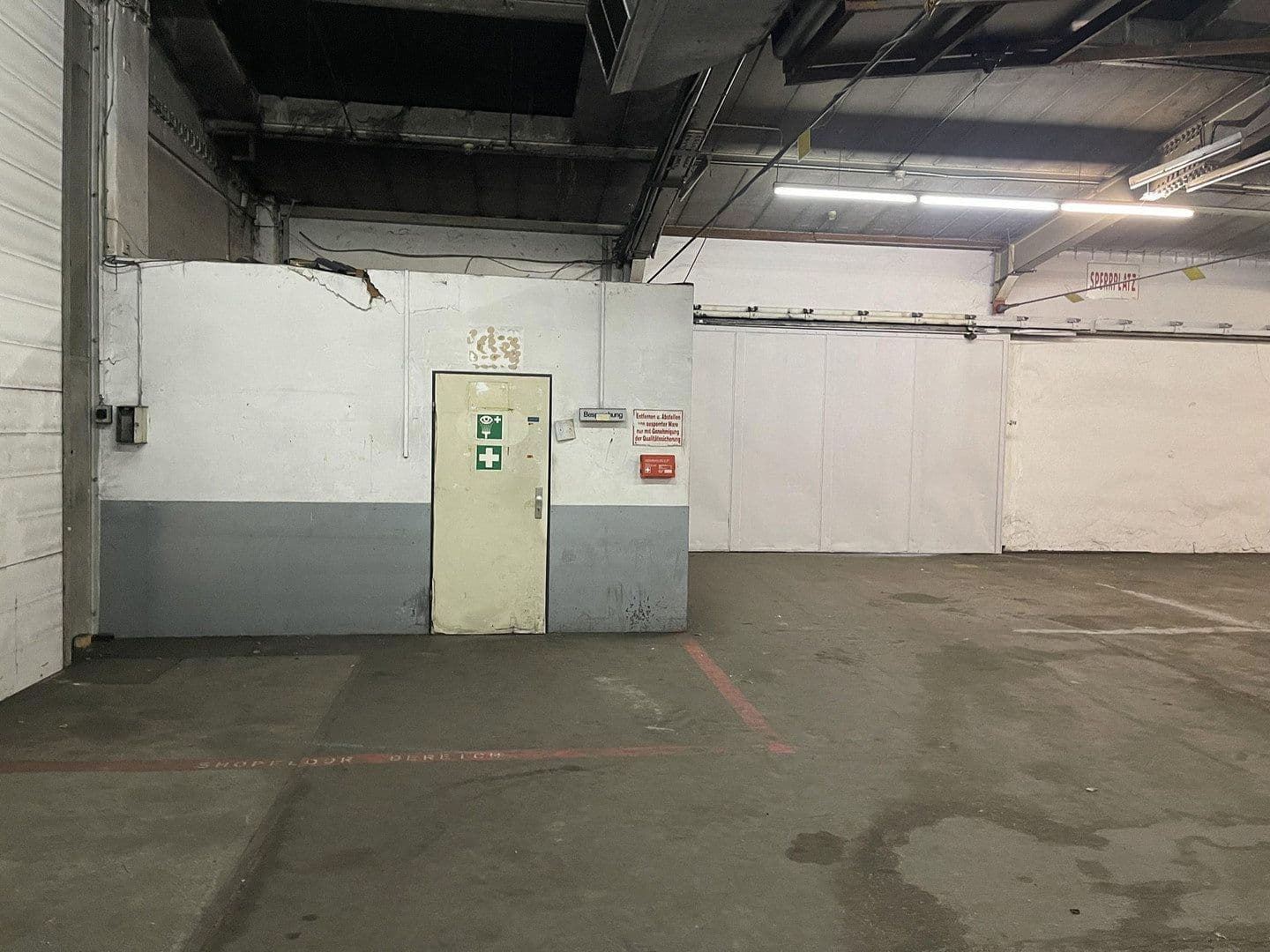 Pronájem nebytového prostoru 10.430 m², Im Gewerbepark 1, Hunderdorf, Bavorsko Pronájem nebytového prostoru 10.430 m², Im Gewerbepark 1, Hunderdorf, Bavorsko