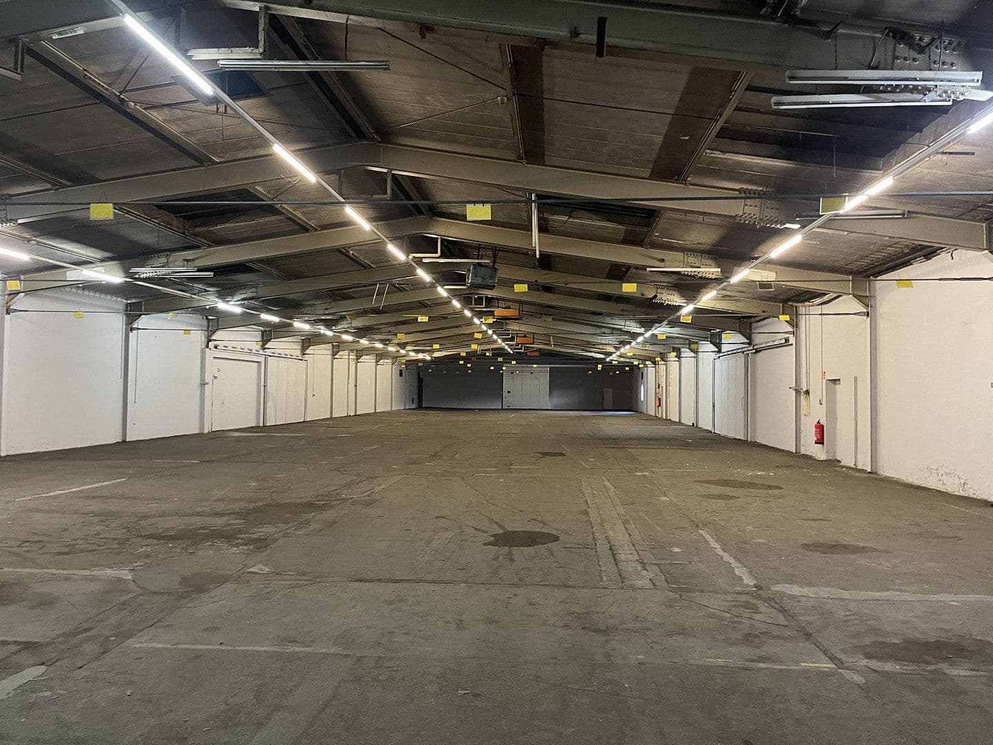Pronájem nebytového prostoru 10.430 m², Im Gewerbepark 1, Hunderdorf, Bavorsko Pronájem nebytového prostoru 10.430 m², Im Gewerbepark 1, Hunderdorf, Bavorsko