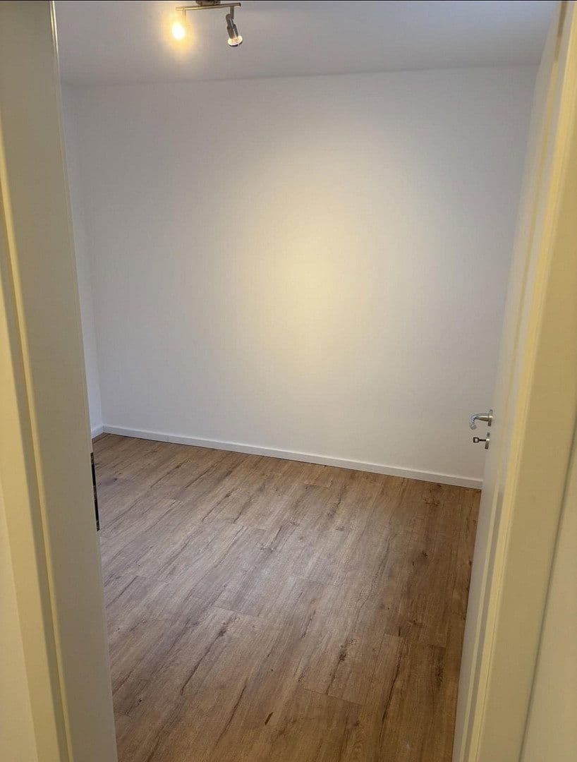 Prodej domu 282 m², pozemek 584 m², Edith-Stein-Straße 34, Wuppertal, Severní Porýní-Vestfálsko Prodej domu 282 m², pozemek 584 m², Edith-Stein-Straße 34, Wuppertal, Severní Porýní-Vestfálsko