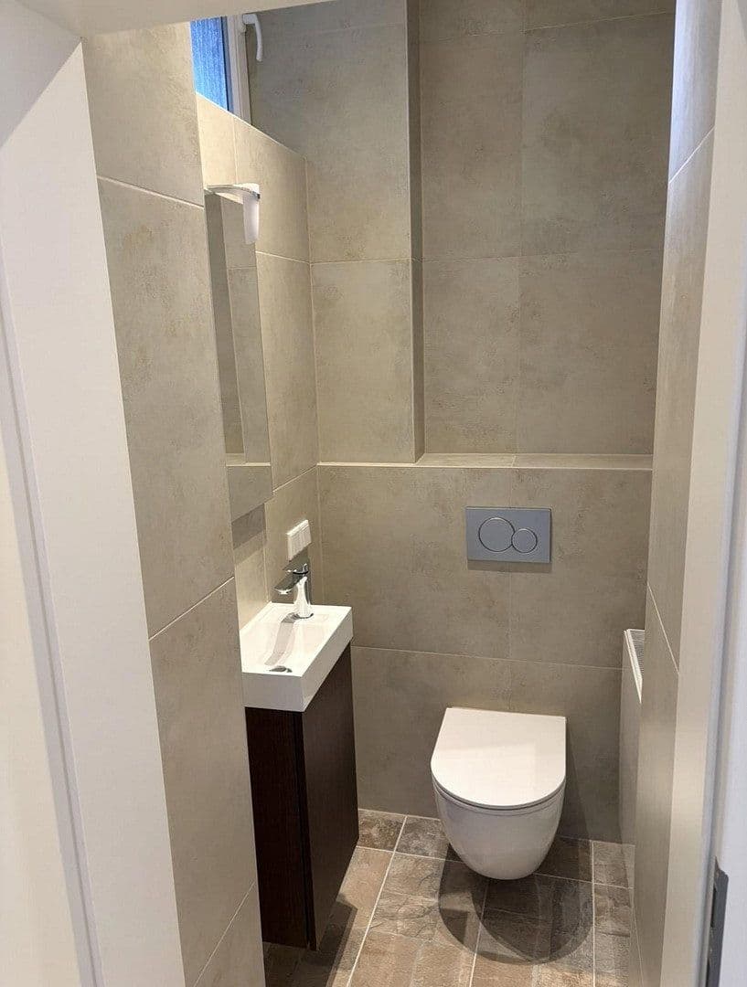 Prodej domu 282 m², pozemek 584 m², Edith-Stein-Straße 34, Wuppertal, Severní Porýní-Vestfálsko Prodej domu 282 m², pozemek 584 m², Edith-Stein-Straße 34, Wuppertal, Severní Porýní-Vestfálsko