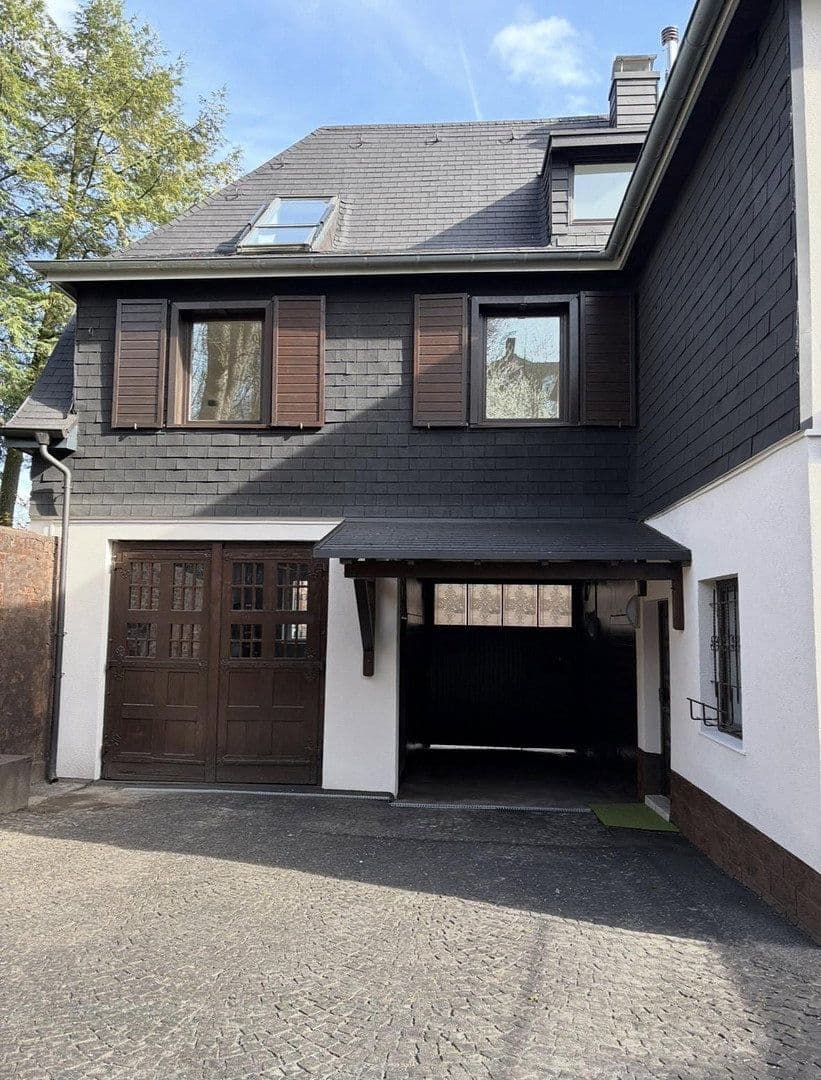 Prodej domu 282 m², pozemek 584 m², Edith-Stein-Straße 34, Wuppertal, Severní Porýní-Vestfálsko Prodej domu 282 m², pozemek 584 m², Edith-Stein-Straße 34, Wuppertal, Severní Porýní-Vestfálsko