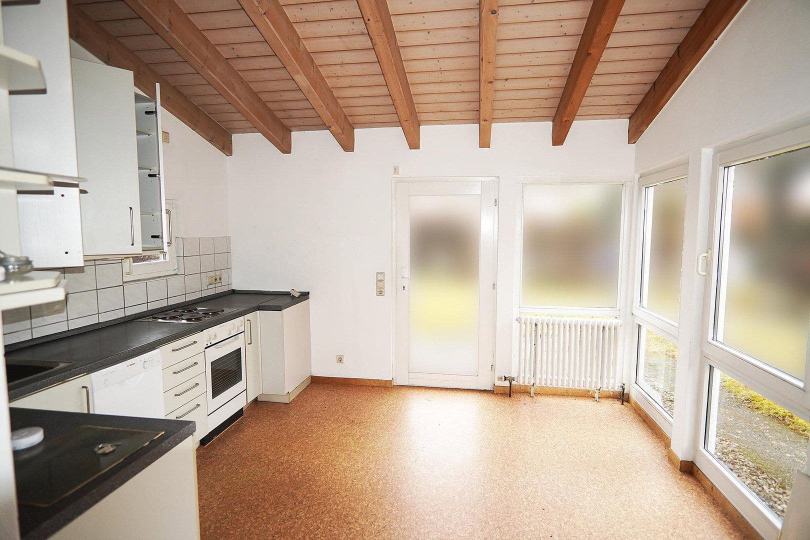 Prodej domu 259 m², pozemek 843 m², Kirchheim unter Teck, Bádensko-Württembersko Prodej domu 259 m², pozemek 843 m², Kirchheim unter Teck, Bádensko-Württembersko
