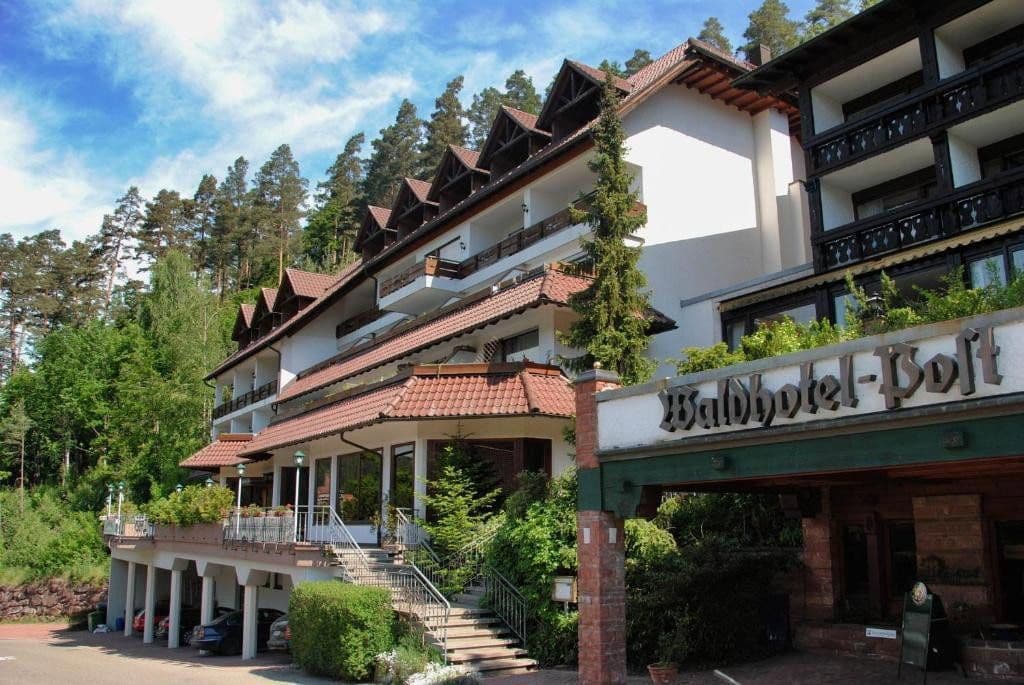 Pronájem bytu 1+1 30 m², Hölderlinstraße 1, Bad Liebenzell, Bádensko-Württembersko Pronájem bytu 1+1 30 m², Hölderlinstraße 1, Bad Liebenzell, Bádensko-Württembersko