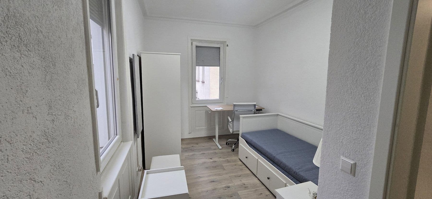 Pronájem bytu 1+1 28 m², Duisburgerstraße 22, Stuttgart, Bádensko-Württembersko Pronájem bytu 1+1 28 m², Duisburgerstraße 22, Stuttgart, Bádensko-Württembersko