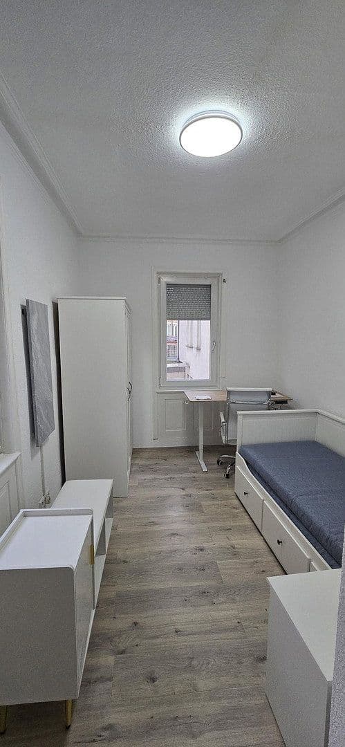Pronájem bytu 1+1 28 m², Duisburgerstraße 22, Stuttgart, Bádensko-Württembersko Pronájem bytu 1+1 28 m², Duisburgerstraße 22, Stuttgart, Bádensko-Württembersko