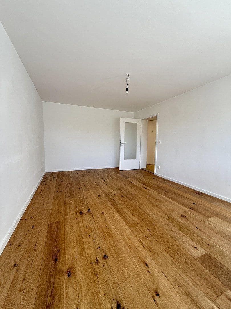 Prodej bytu 3+1 70 m², Engadiner Strasse 36, München, Bavorsko Prodej bytu 3+1 70 m², Engadiner Strasse 36, München, Bavorsko