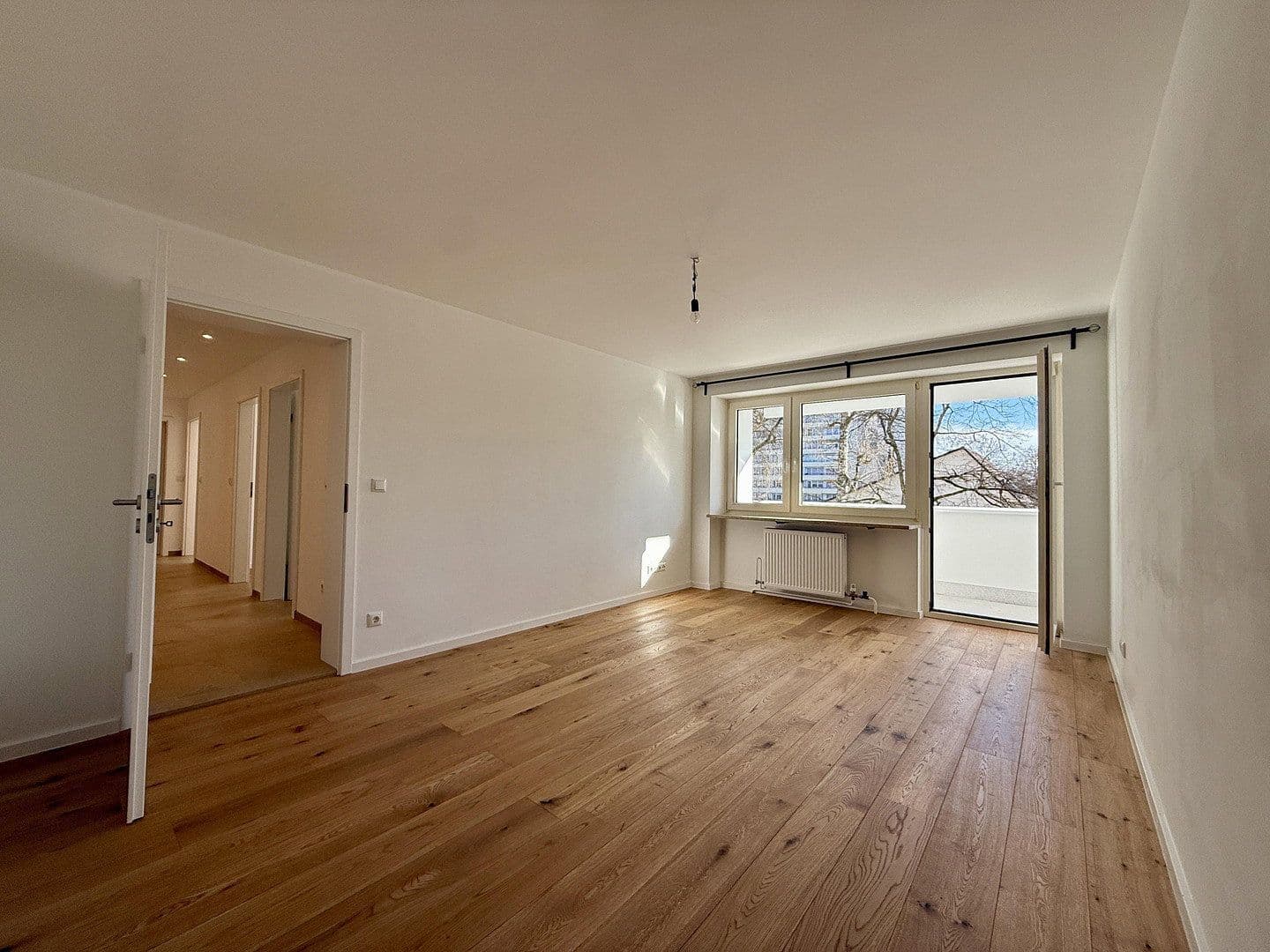 Prodej bytu 3+1 70 m², Engadiner Strasse 36, München, Bavorsko Prodej bytu 3+1 70 m², Engadiner Strasse 36, München, Bavorsko