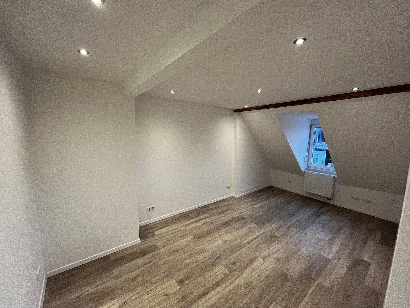 Pronájem bytu 2+kk 75 m², Kurfürstenstraße 20, Schwetzingen, Bádensko-Württembersko Pronájem bytu 2+kk 75 m², Kurfürstenstraße 20, Schwetzingen, Bádensko-Württembersko