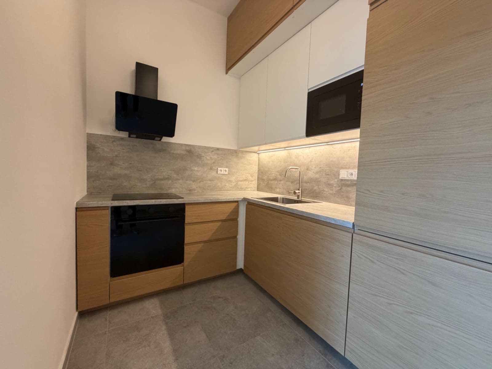 Pronájem bytu 3+kk 78 m², Seifertova, Praha, Praha Pronájem bytu 3+kk 78 m², Seifertova, Praha, Praha