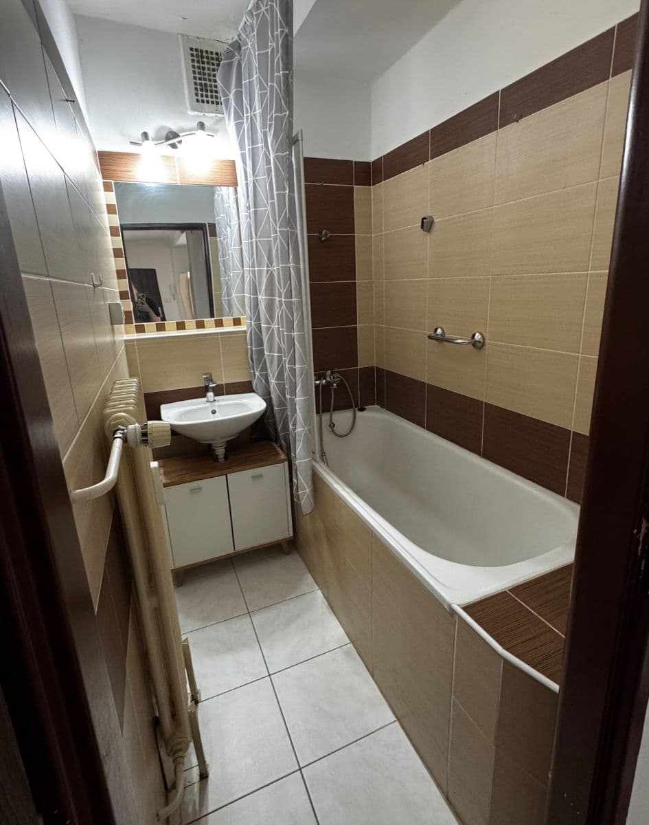 Pronájem bytu 3+kk 70 m², Lexova, Pardubice, Pardubický kraj Pronájem bytu 3+kk 70 m², Lexova, Pardubice, Pardubický kraj