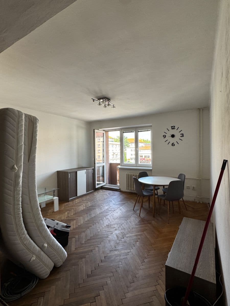 Pronájem bytu 3+kk 70 m², Lexova, Pardubice, Pardubický kraj Pronájem bytu 3+kk 70 m², Lexova, Pardubice, Pardubický kraj