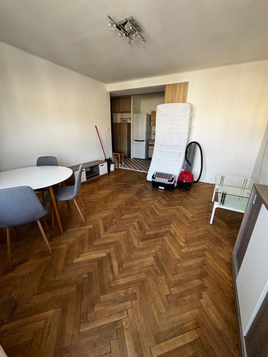 Pronájem bytu 3+kk 70 m², Lexova, Pardubice, Pardubický kraj Pronájem bytu 3+kk 70 m², Lexova, Pardubice, Pardubický kraj