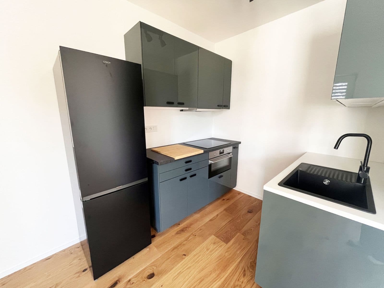 Pronájem bytu 1+kk 39 m², U Komína, Praha, Praha Pronájem bytu 1+kk 39 m², U Komína, Praha, Praha
