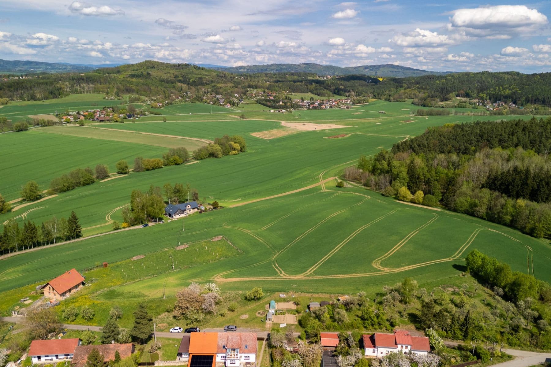 Prodej pozemku 1.900 m², Samšina, Královéhradecký kraj Prodej pozemku 1.900 m², Samšina, Královéhradecký kraj