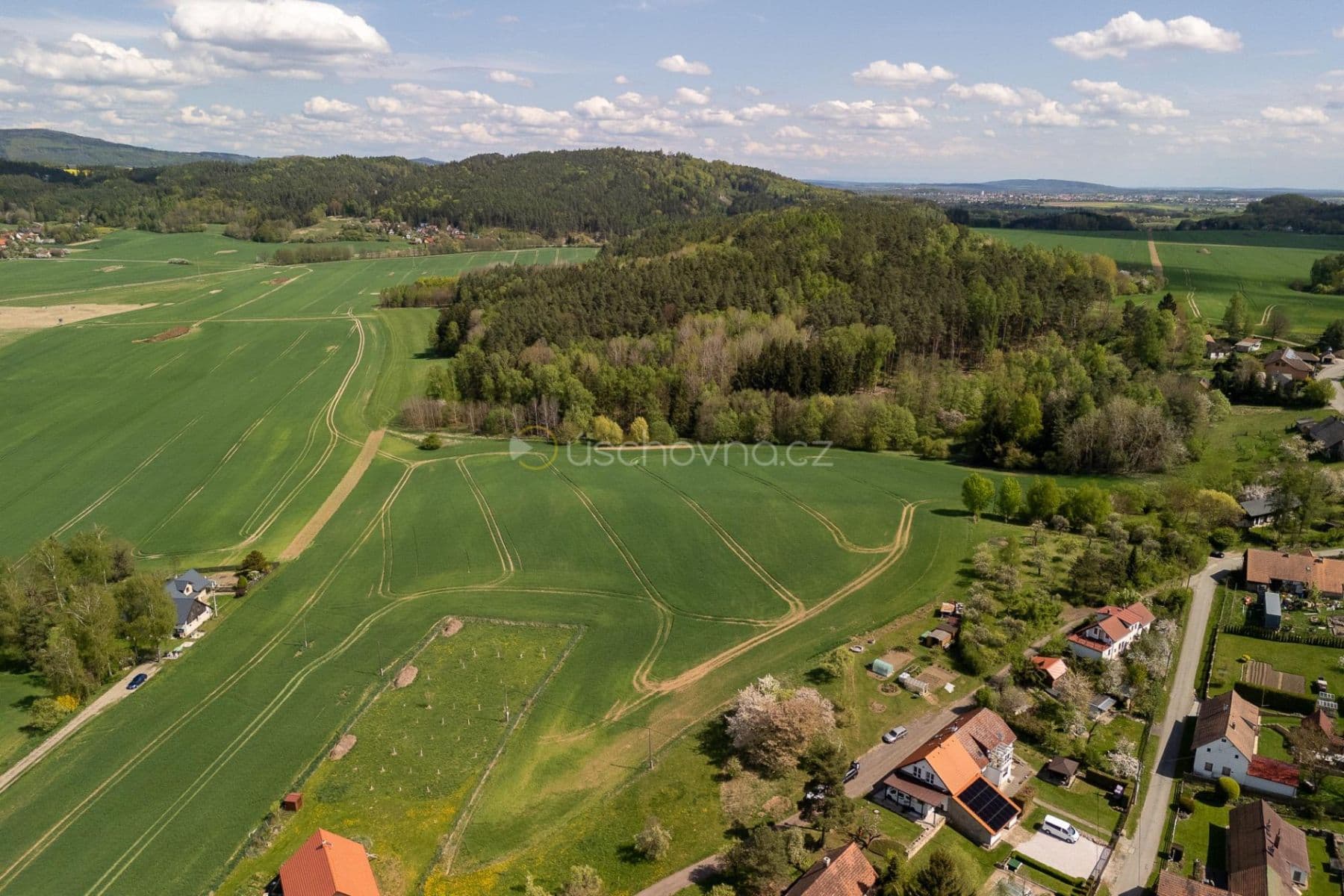 Prodej pozemku 1.900 m², Samšina, Královéhradecký kraj Prodej pozemku 1.900 m², Samšina, Královéhradecký kraj