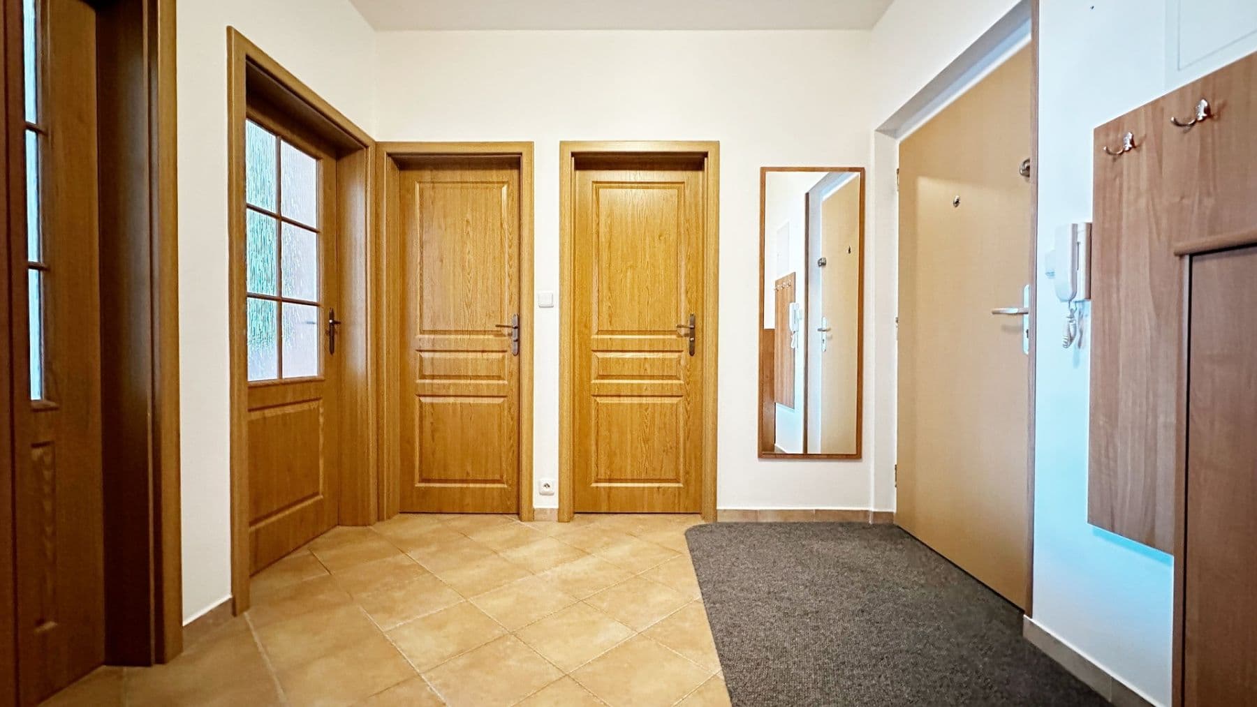 Pronájem bytu 2+kk 60 m², Kozinova, Poděbrady, Středočeský kraj Pronájem bytu 2+kk 60 m², Kozinova, Poděbrady, Středočeský kraj