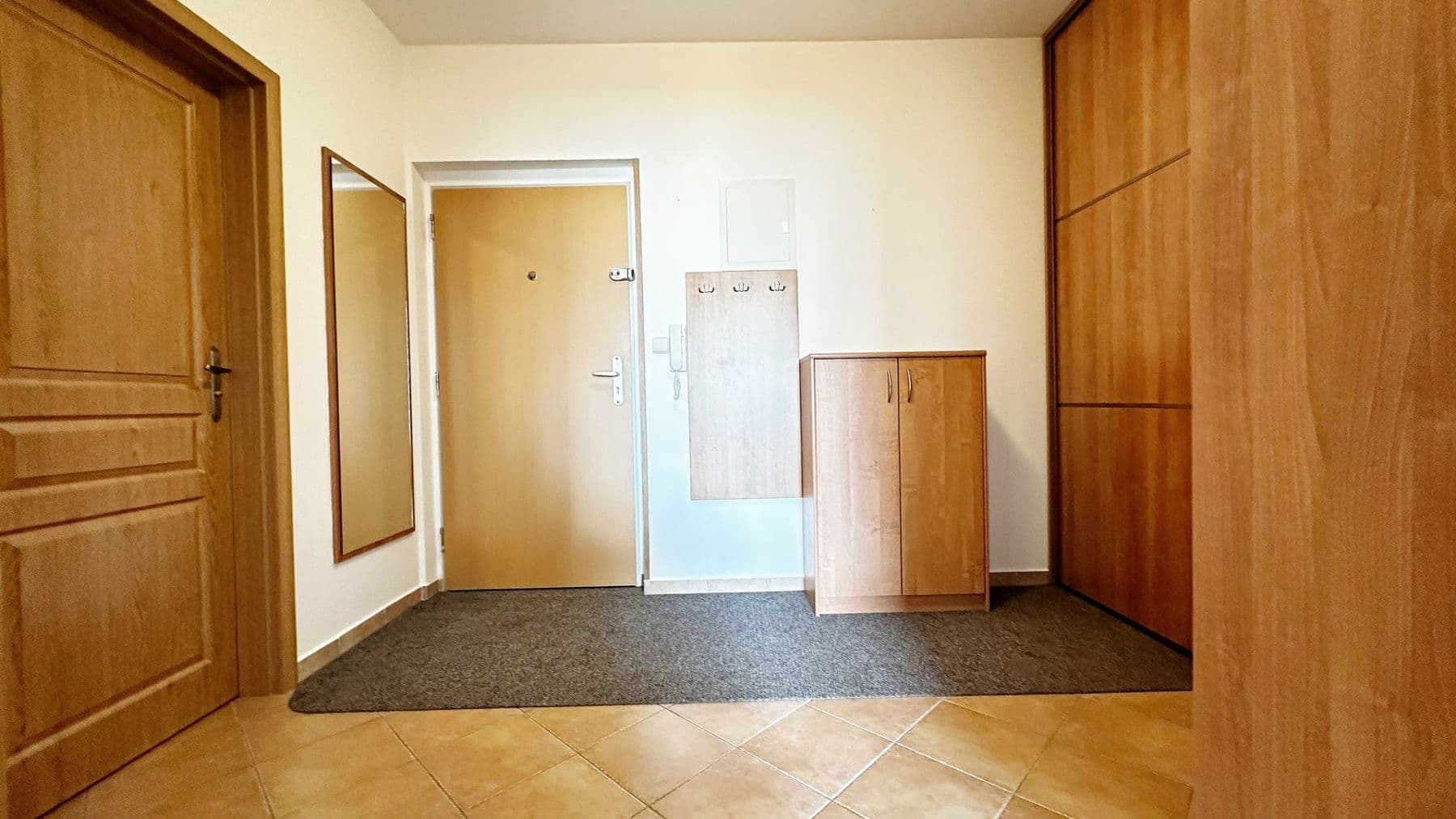 Pronájem bytu 2+kk 60 m², Kozinova, Poděbrady, Středočeský kraj Pronájem bytu 2+kk 60 m², Kozinova, Poděbrady, Středočeský kraj