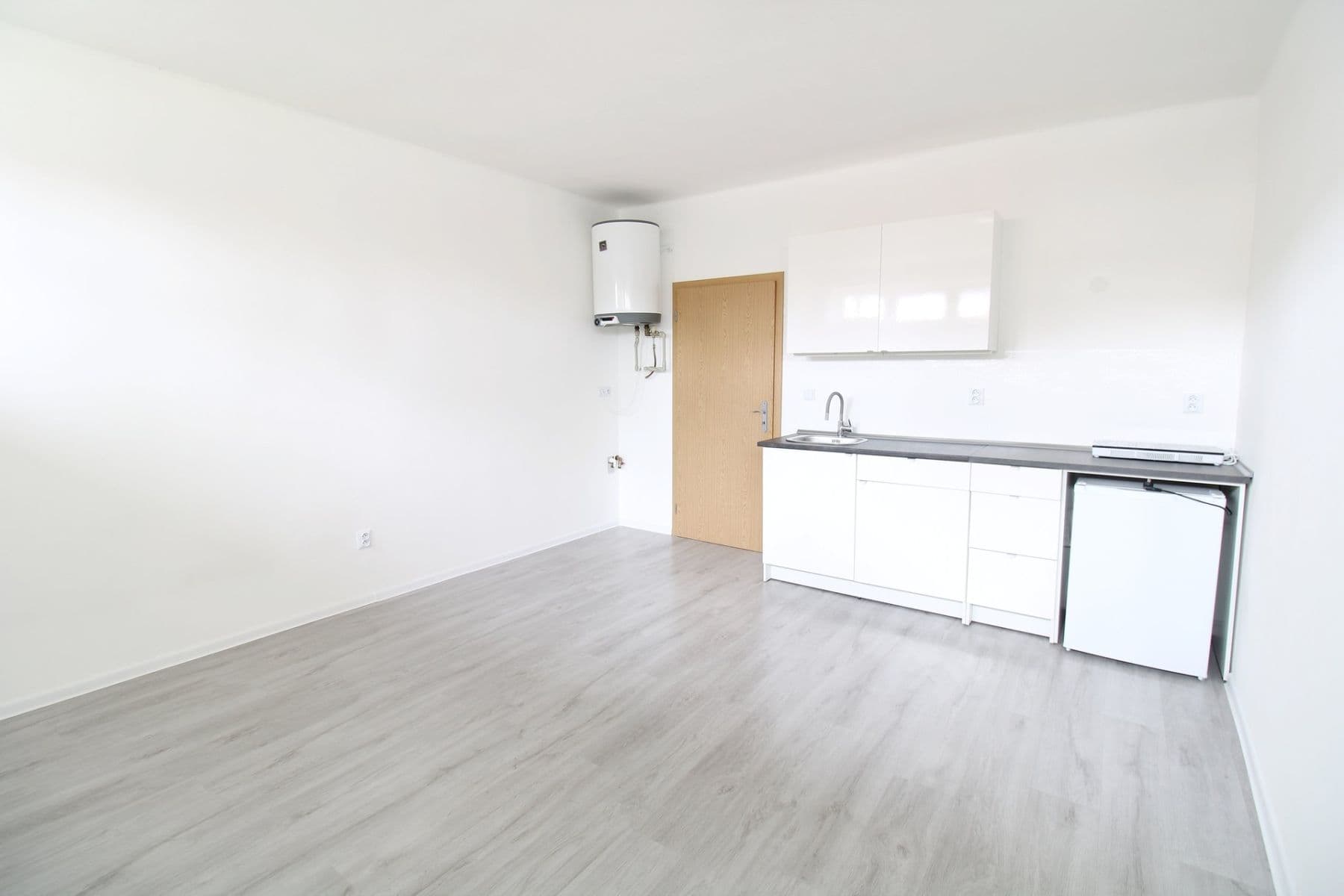 Pronájem bytu 1+kk 31 m², Obecní, Chyňava, Středočeský kraj Pronájem bytu 1+kk 31 m², Obecní, Chyňava, Středočeský kraj