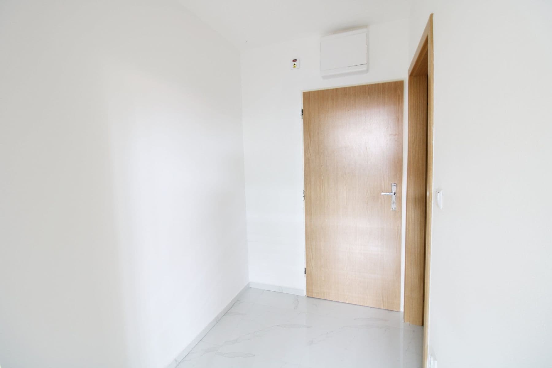Pronájem bytu 1+kk 31 m², Obecní, Chyňava, Středočeský kraj Pronájem bytu 1+kk 31 m², Obecní, Chyňava, Středočeský kraj