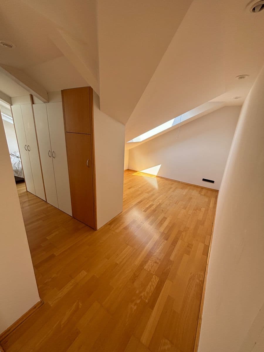 Prodej bytu 2+kk 106 m², Navrátilova, Praha, Praha Prodej bytu 2+kk 106 m², Navrátilova, Praha, Praha