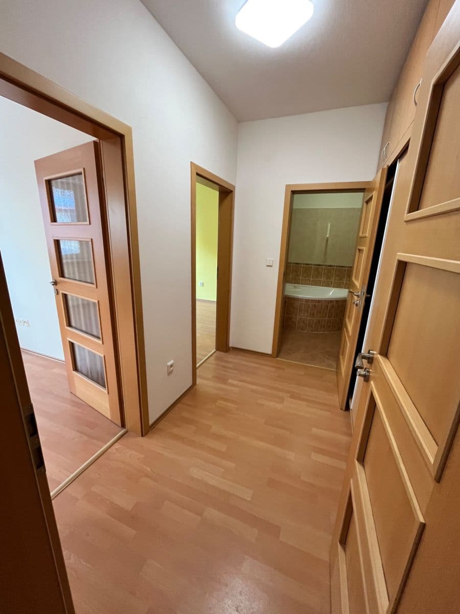Pronájem bytu 2+kk 70 m², Vrchlického, Jihlava, Kraj Vysočina Pronájem bytu 2+kk 70 m², Vrchlického, Jihlava, Kraj Vysočina