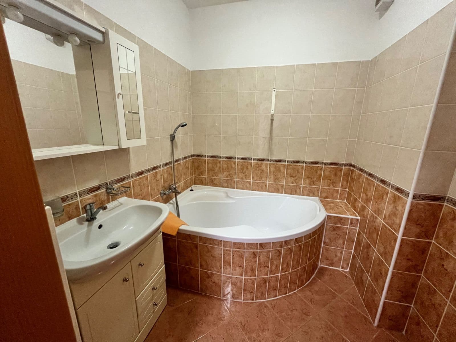 Pronájem bytu 2+kk 70 m², Vrchlického, Jihlava, Kraj Vysočina Pronájem bytu 2+kk 70 m², Vrchlického, Jihlava, Kraj Vysočina