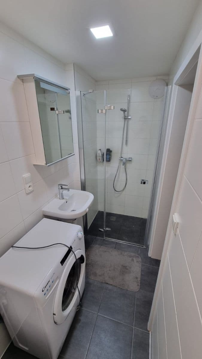 Pronájem bytu 1+kk 37 m², Na Domovině, Praha, Praha Pronájem bytu 1+kk 37 m², Na Domovině, Praha, Praha