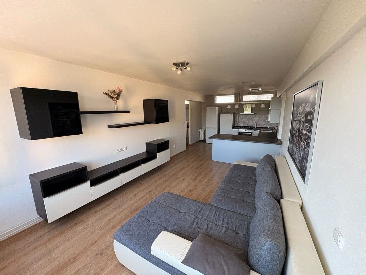 Pronájem bytu 2+kk 47 m², Moskevská, Kladno, Středočeský kraj Pronájem bytu 2+kk 47 m², Moskevská, Kladno, Středočeský kraj