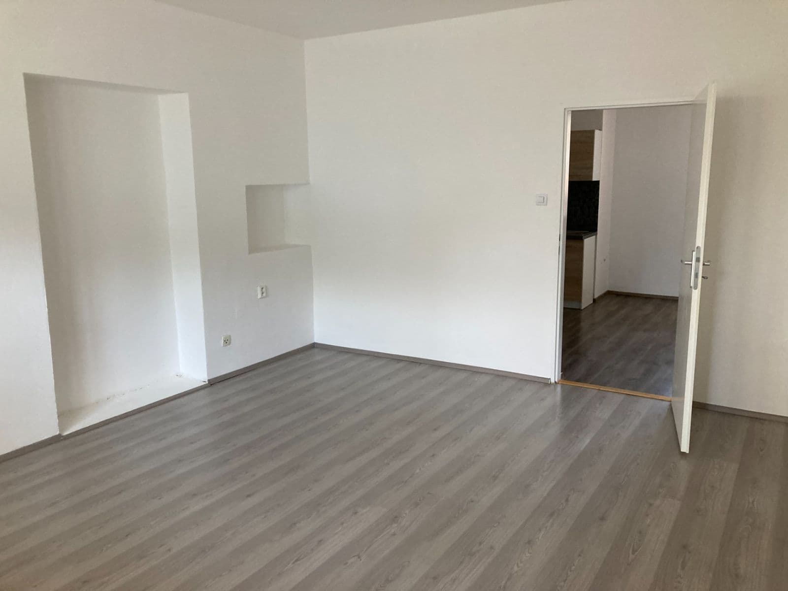 Pronájem bytu 2+kk 50 m², Velizská, Zdice, Středočeský kraj Pronájem bytu 2+kk 50 m², Velizská, Zdice, Středočeský kraj