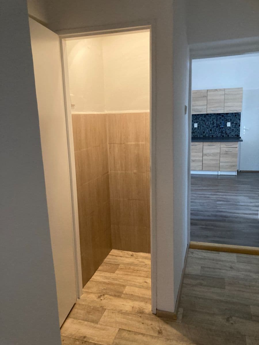 Pronájem bytu 2+kk 50 m², Velizská, Zdice, Středočeský kraj Pronájem bytu 2+kk 50 m², Velizská, Zdice, Středočeský kraj