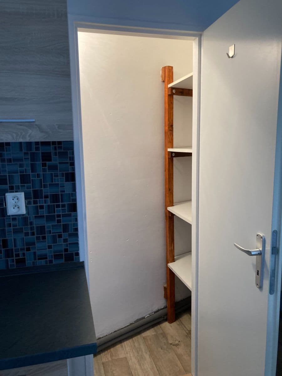 Pronájem bytu 2+kk 50 m², Velizská, Zdice, Středočeský kraj Pronájem bytu 2+kk 50 m², Velizská, Zdice, Středočeský kraj