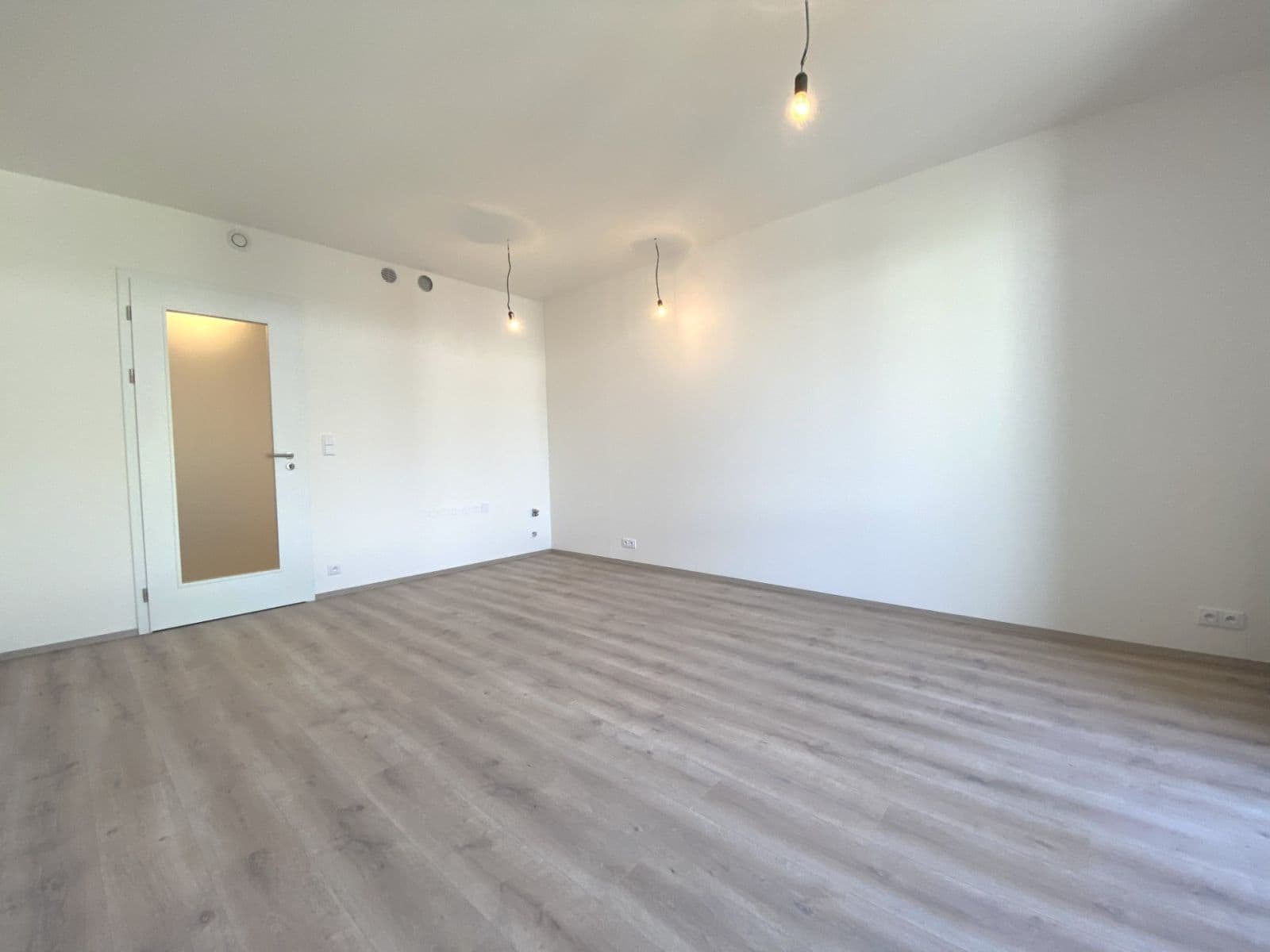 Pronájem bytu 1+kk 33 m², Nebřenická, Praha, Praha Pronájem bytu 1+kk 33 m², Nebřenická, Praha, Praha