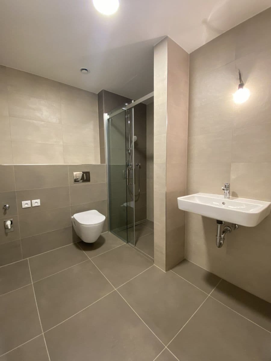 Pronájem bytu 1+kk 33 m², Nebřenická, Praha, Praha Pronájem bytu 1+kk 33 m², Nebřenická, Praha, Praha