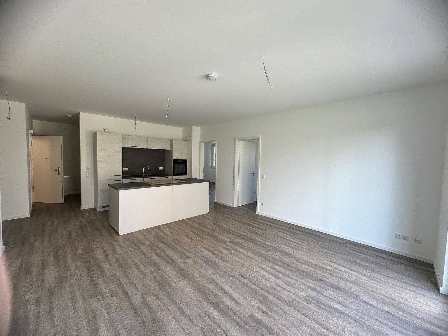 Pronájem bytu 4+1 103 m², Regener Straße 65, Berlin, Berlín Pronájem bytu 4+1 103 m², Regener Straße 65, Berlin, Berlín