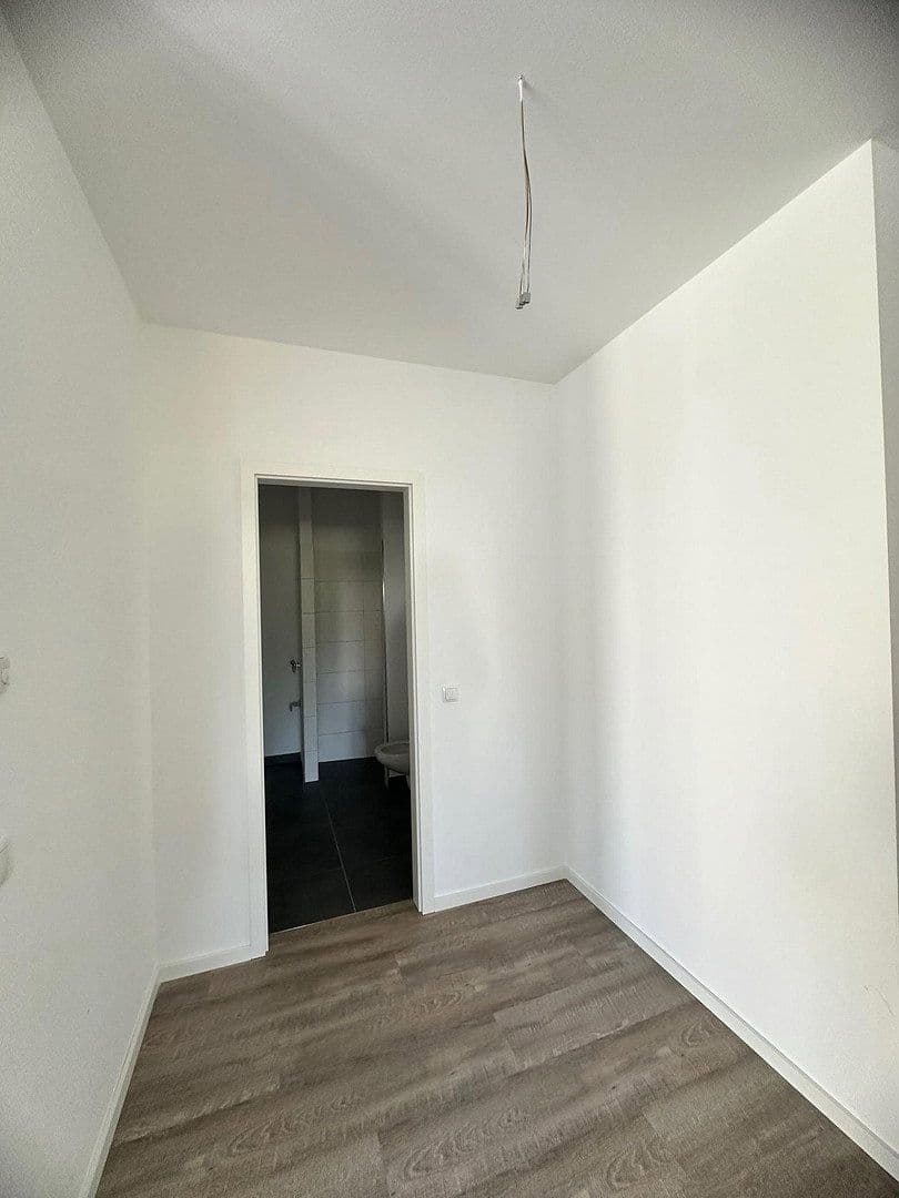 Pronájem bytu 4+1 103 m², Regener Straße 65, Berlin, Berlín Pronájem bytu 4+1 103 m², Regener Straße 65, Berlin, Berlín