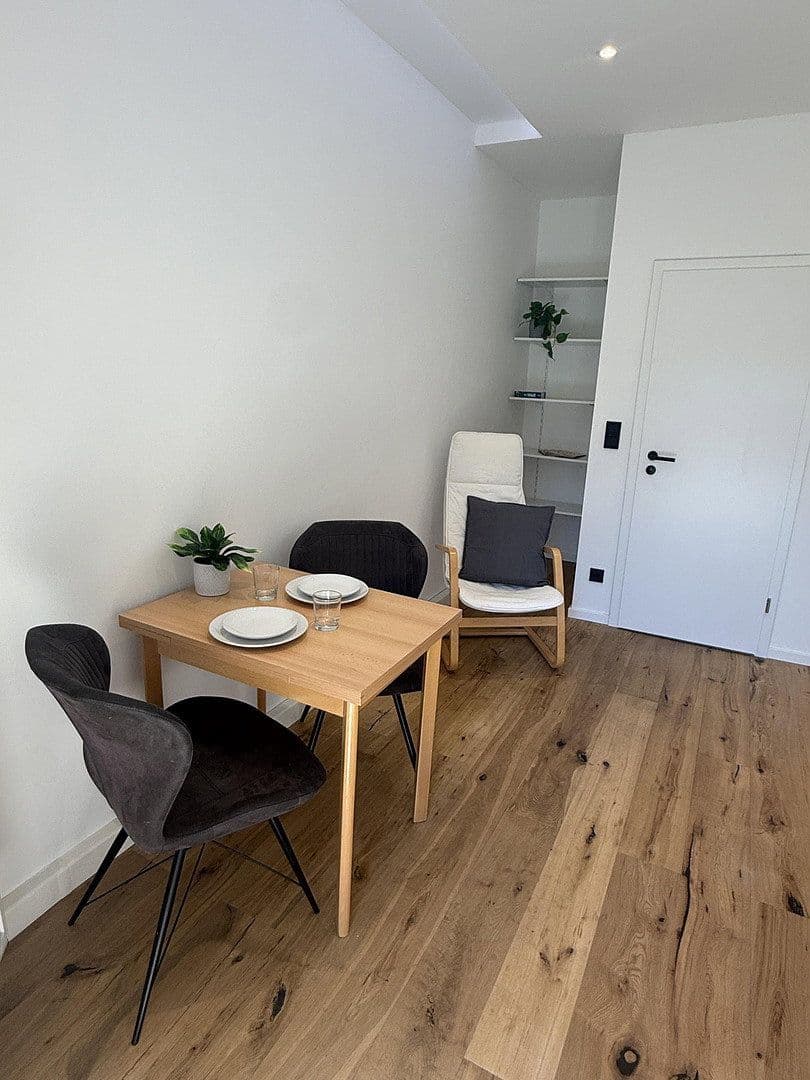 Pronájem bytu 3+1 58 m², Pfälzerstraße 56, Nürnberg, Bavorsko Pronájem bytu 3+1 58 m², Pfälzerstraße 56, Nürnberg, Bavorsko