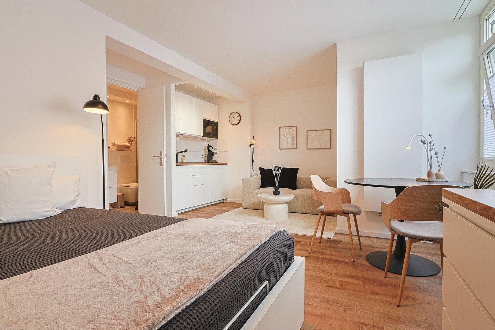 Pronájem bytu 1+1 25 m², Bagelstr. 98, Düsseldorf, Severní Porýní-Vestfálsko Pronájem bytu 1+1 25 m², Bagelstr. 98, Düsseldorf, Severní Porýní-Vestfálsko
