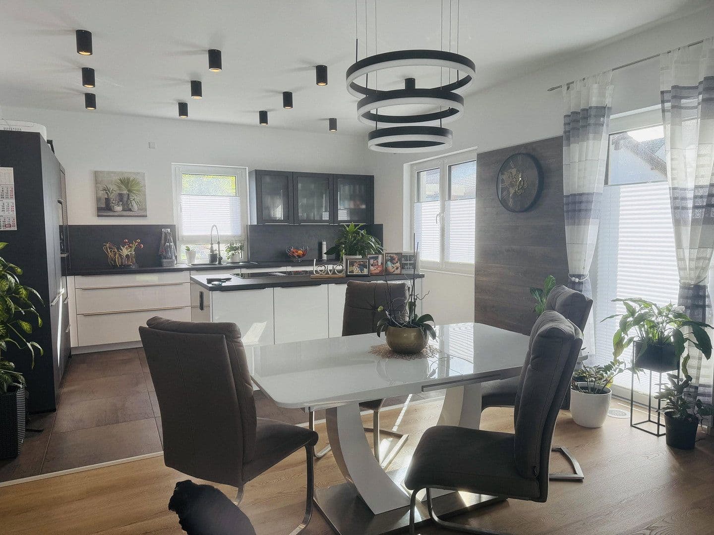 Prodej domu 121 m², pozemek 664 m², Geisingen, Bádensko-Württembersko Prodej domu 121 m², pozemek 664 m², Geisingen, Bádensko-Württembersko