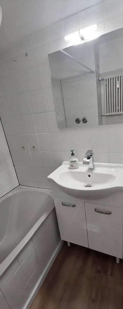 Pronájem bytu 2+1 64 m², Marienthalerstr.10, Wiesbaden, Hessen Pronájem bytu 2+1 64 m², Marienthalerstr.10, Wiesbaden, Hessen