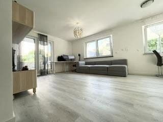 Pronájem bytu 2+1 56 m², Heilbronn, Bádensko-Württembersko Pronájem bytu 2+1 56 m², Heilbronn, Bádensko-Württembersko
