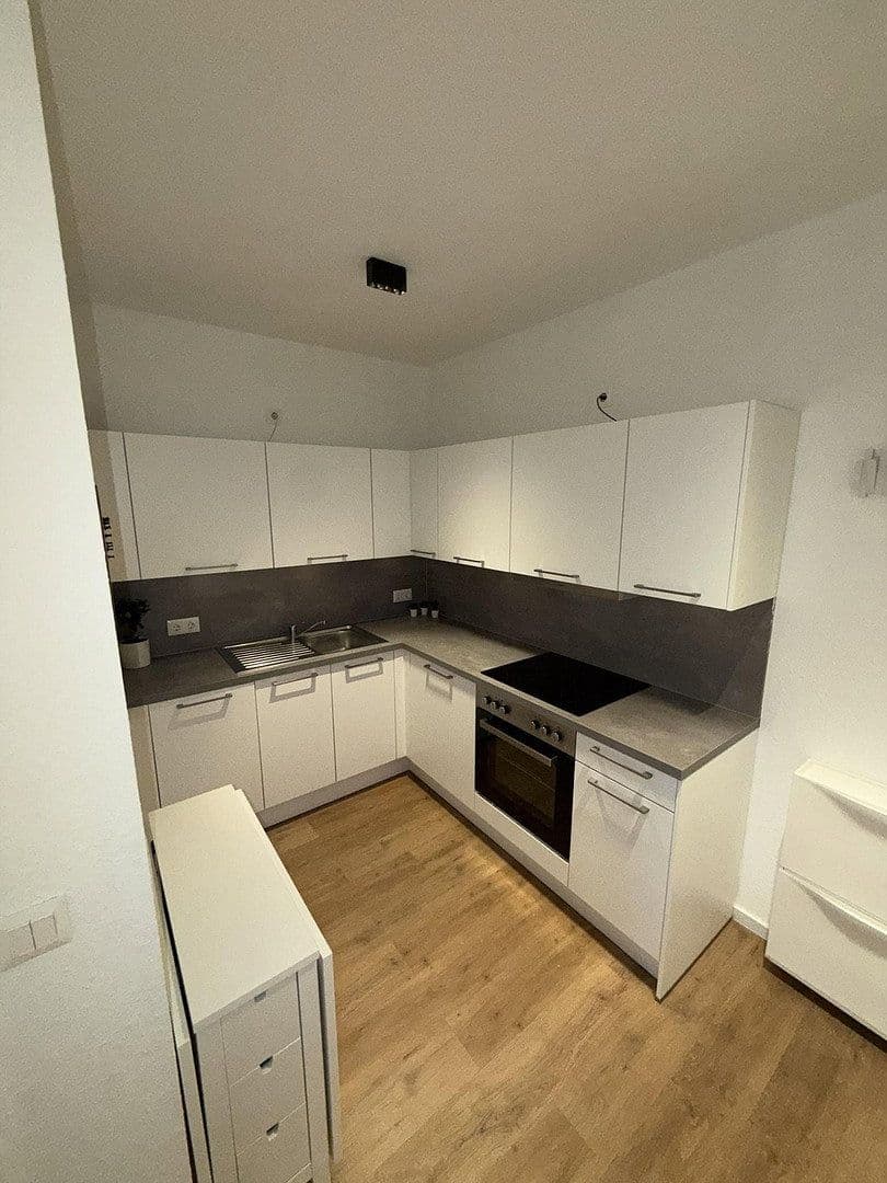Pronájem bytu 1+1 35 m², Lavesstr. 76, Hannover, Dolní Sasko Pronájem bytu 1+1 35 m², Lavesstr. 76, Hannover, Dolní Sasko
