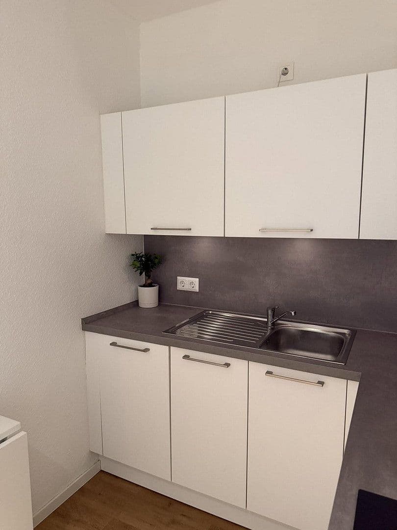 Pronájem bytu 1+1 35 m², Lavesstr. 76, Hannover, Dolní Sasko Pronájem bytu 1+1 35 m², Lavesstr. 76, Hannover, Dolní Sasko