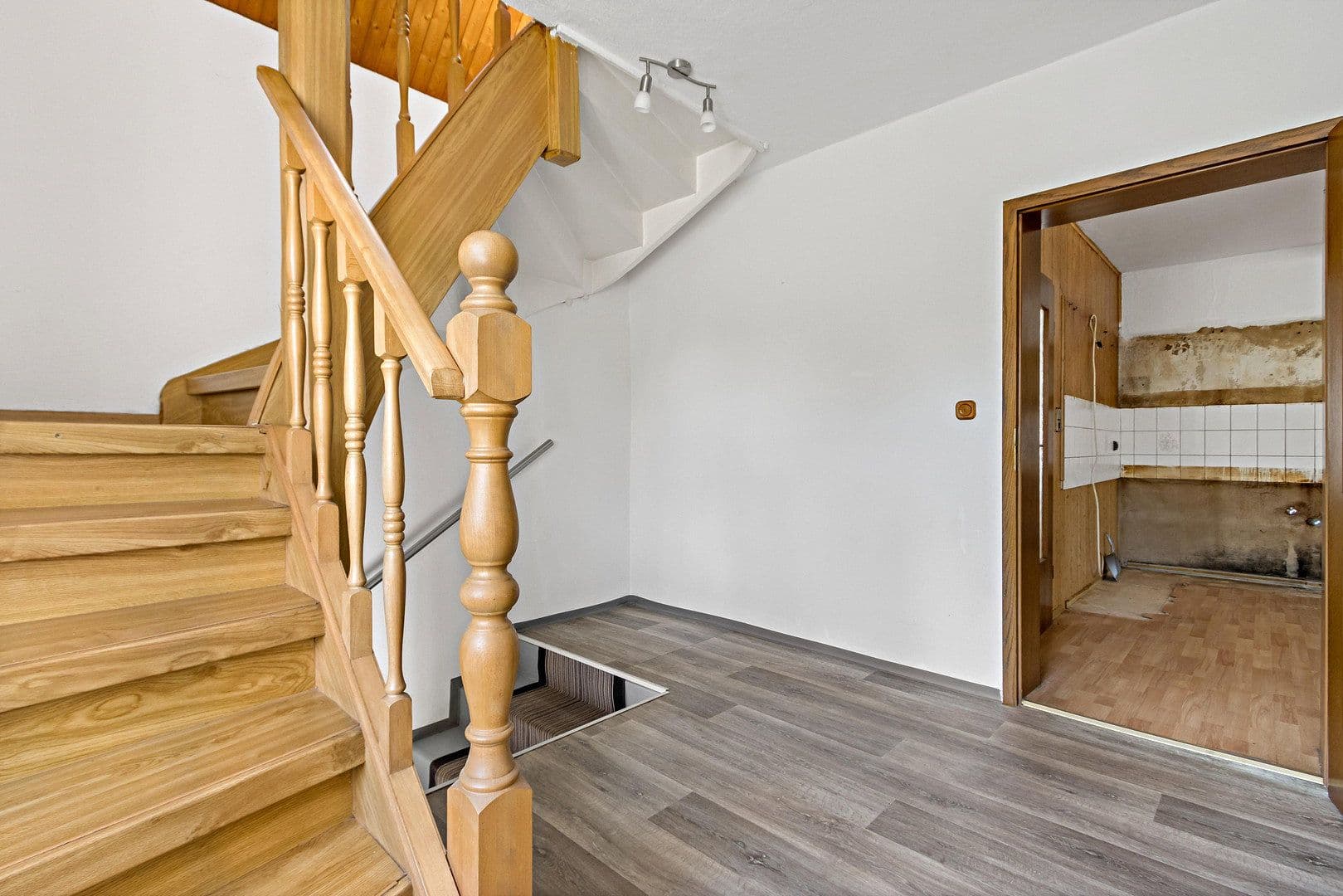 Prodej domu 110 m², pozemek 947 m², Rätherweg 7, Salzatal, Sasko-Anhaltsko Prodej domu 110 m², pozemek 947 m², Rätherweg 7, Salzatal, Sasko-Anhaltsko