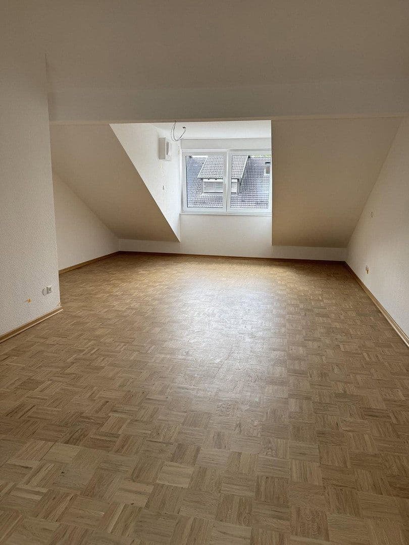 Pronájem domu 136 m², pozemek 141 m², Steinenbronnerstr. 33, Sindelfingen, Bádensko-Württembersko Pronájem domu 136 m², pozemek 141 m², Steinenbronnerstr. 33, Sindelfingen, Bádensko-Württembersko