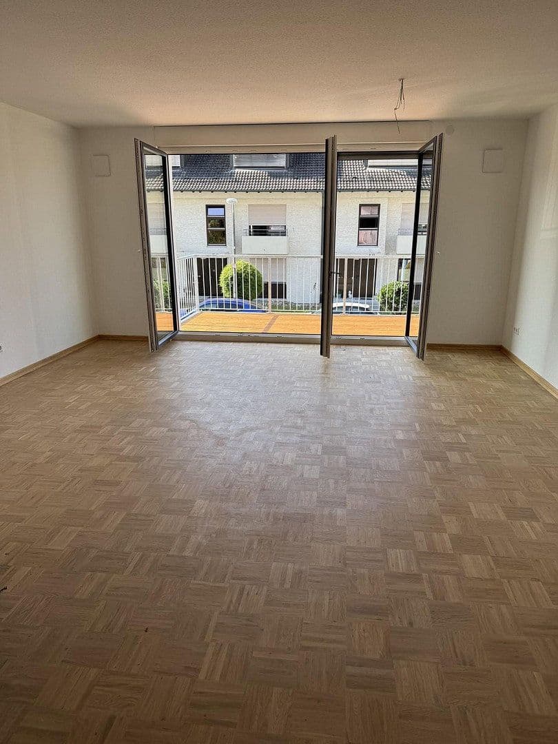 Pronájem domu 136 m², pozemek 141 m², Steinenbronnerstr. 33, Sindelfingen, Bádensko-Württembersko Pronájem domu 136 m², pozemek 141 m², Steinenbronnerstr. 33, Sindelfingen, Bádensko-Württembersko