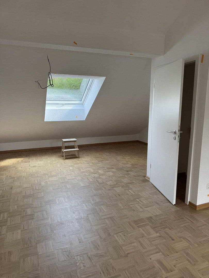 Pronájem domu 136 m², pozemek 141 m², Steinenbronnerstr. 33, Sindelfingen, Bádensko-Württembersko Pronájem domu 136 m², pozemek 141 m², Steinenbronnerstr. 33, Sindelfingen, Bádensko-Württembersko